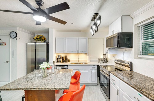 Clearwater Beach Apartment | Steps to Shore: Walkable Clearwater Beach Condo
