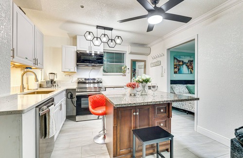 Clearwater Beach Apartment | Steps to Shore: Walkable Clearwater Beach Condo
