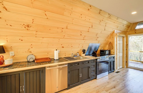 Piney Creek Cabin | Steps to State Park! A-Frame Cabin in Piney Creek