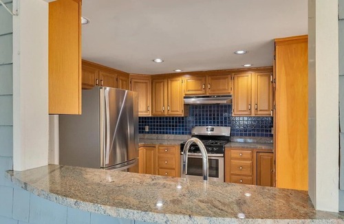 Centerville House | Steps to the beach, ice cream and lobster rolls!