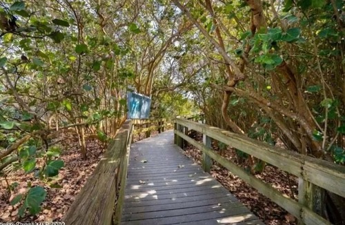 Melbourne Beach House | Steps to the Sand – 2BR Melbourne Beach Townhome