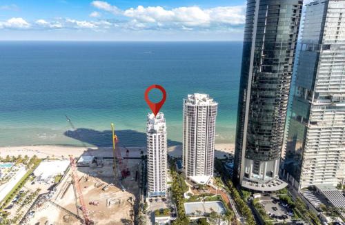 Sunny Isles Beach Apartment | Steps to the Sand Beachfront Escape- 25th Floor Views