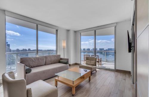 Sunny Isles Beach Apartment | Steps to the Sand Beachfront Escape- 25th Floor Views