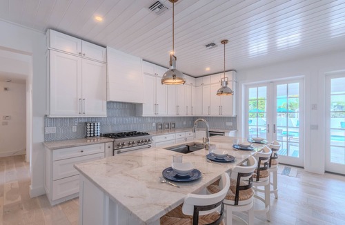 Naples Park House | Steps to Vanderbilt Beach, Sleeps 13, Resort-Style Backyard