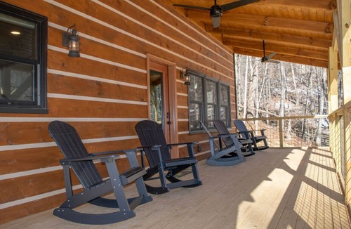 Boone Cabin | Steps2town, secluded Mountainview Cabins, sleeps20