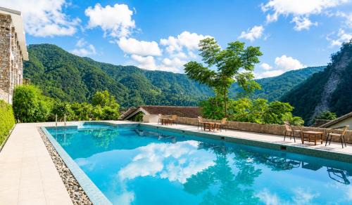 Jakh Resort | Sterling Corbett