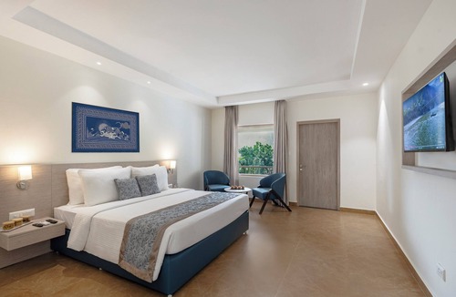 Jakh Hotel | Sterling Corbett