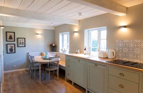 Steinbergkirche House | Steuerbord - secluded, near the beach, terrace, wood-burning stove, barbecue