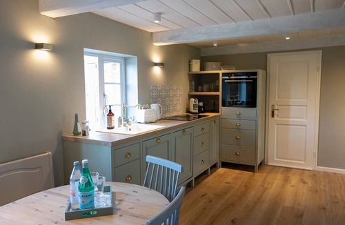 Steinbergkirche House | Steuerbord - secluded, near the beach, terrace, wood-burning stove, barbecue