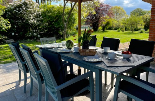 Steinbergkirche House | Steuerbord - secluded, near the beach, terrace, wood-burning stove, barbecue
