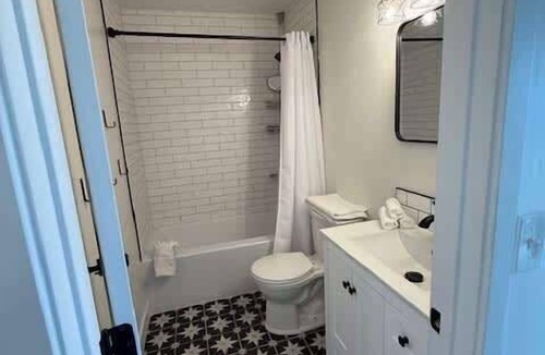 Mica Cabin | Stevens Creek Farmhouse