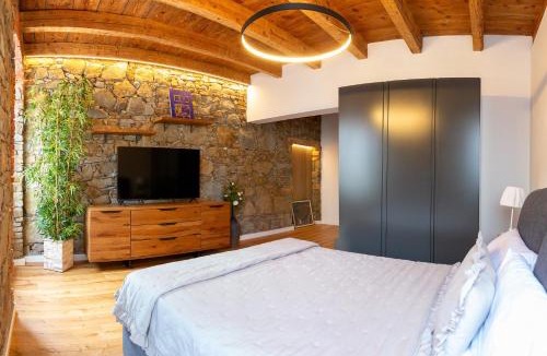 Cormons House | Stevoski Rooms - Modern Comfort in a Historic Stone House