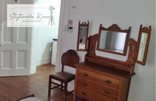 Steytlerville Hostel | Steytlerville Karoo Backpackers
