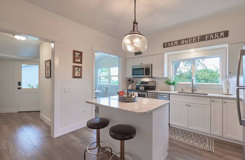 Amity House | Stiling Vineyards~ A 3 bed/3 bath Luxury Farmhouse