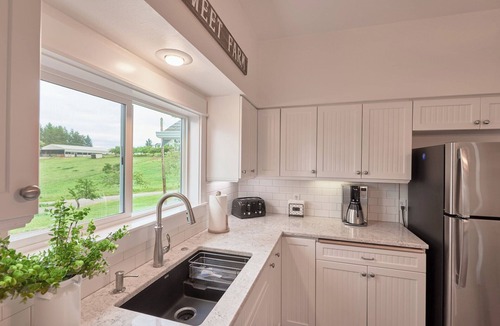 Amity House | Stiling Vineyards~ A 3 bed/3 bath Luxury Farmhouse