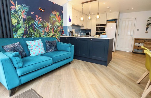 Wyke Regis House | STILL WATERS, family friendly, country holiday cottage in Weymouth