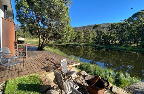 Lake Crackenback Ski Chalet | Stillwater Chalet B - Amazing Lakefront 2BR Chalet l BBQ l Gym l Tennis l Indoor Pool