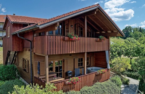 Barnzell Apartment | Stilvoll eingerichtete Ferienwohnung mit eigener Südterrasse