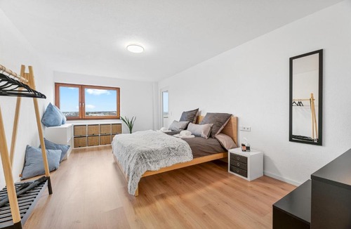 Sindelfingen Apartment | Stilvolle Suite mit Weitblick & Parkplatz