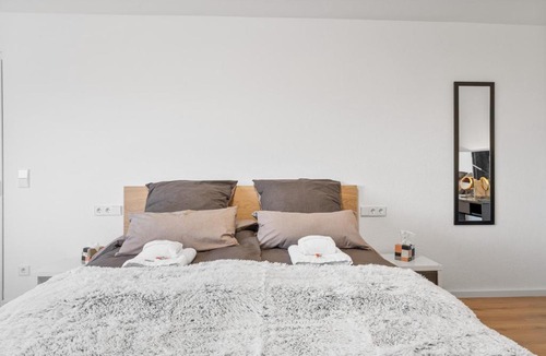 Sindelfingen Apartment | Stilvolle Suite mit Weitblick & Parkplatz
