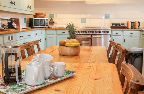 Eaton Mascott Cottage | Stockbatch Granary at Pitchford Estate