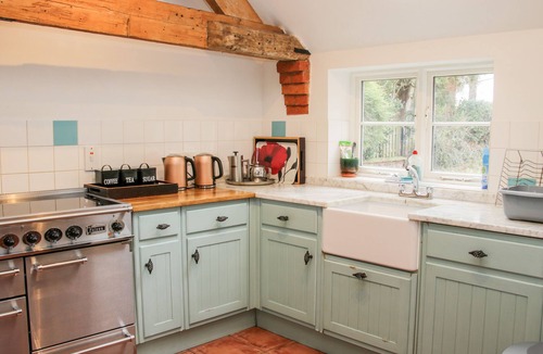 Eaton Mascott Cottage | Stockbatch Granary at Pitchford Estate