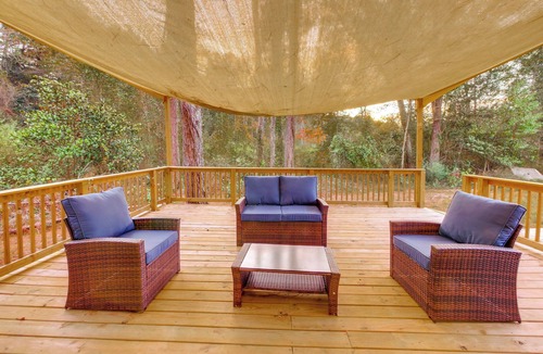Rupert House | Stocked Pond: Country Retreat in Oglethorpe!