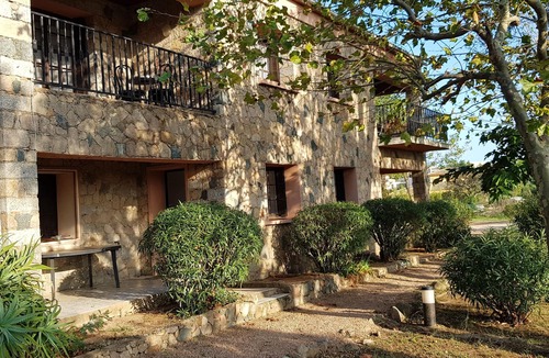 Porto-Vecchio House | Stone bastide in a peaceful, closed park 700 m from the beach