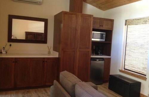 Tropic Hotel | Stone Canyon Inn