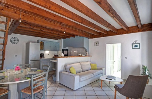 Pilat Rhodanien Cottage | Stone Cottage with Private Pool and Covered Terrace