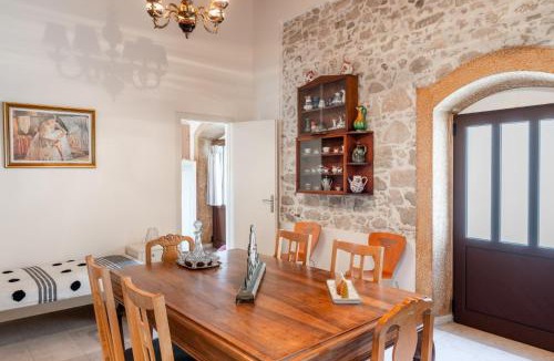 Faistos House | Stone Cottage