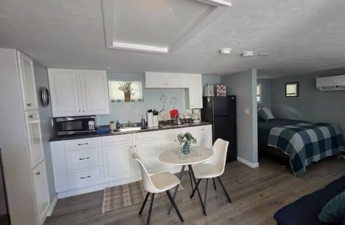 Brewerton House | Stone Cottage on Oneida Lake