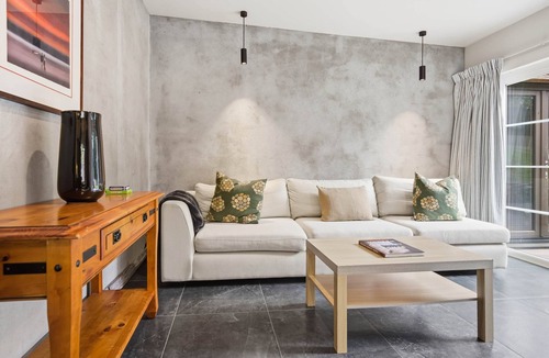 Arrow Junction Cottage | Stone Cottage with wood fire & mountain views