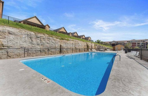 Table Rock Cabin | Stone Fireplace! View of the Lake! Hot Tub!