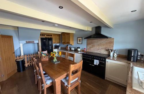 Holmfirth House | Stone & Fleece Cottage