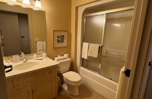 Sturgeon Bay Hotel | Stone Harbor