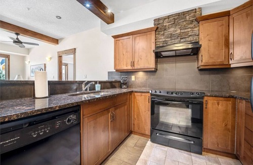 Radium Hot Springs Apartment | Stone Hearth | Pool | Hot Tub | Hot Springs