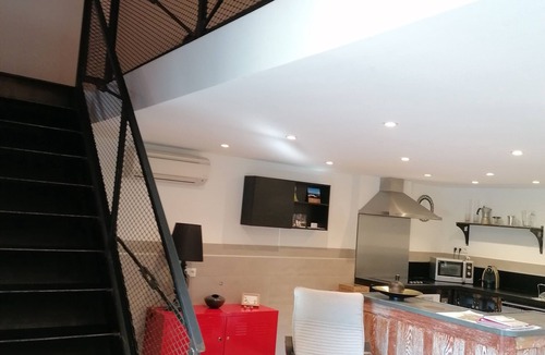 Les Adrets-de-l'Esterel House | Stone house with jacuzzi, between Cannes and Fréjus, independent mini loft, air conditioning