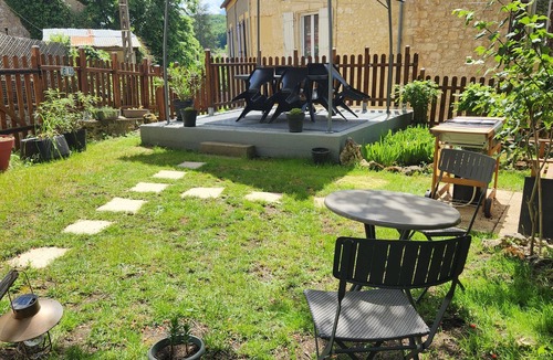 Couze-et-Saint-Front House | Stone house in the heart of a Périgord village