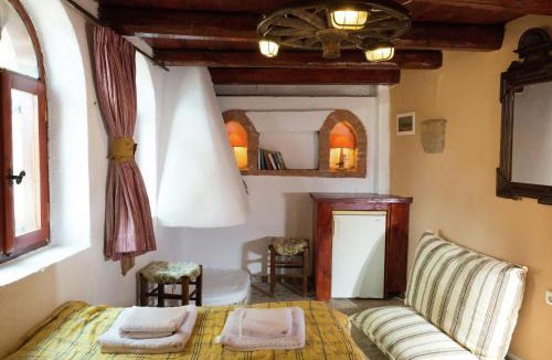 Mavrikiano Apartment | Stone House in Elounda with Gulf Views