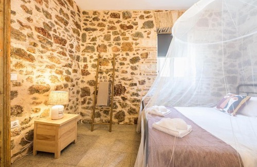 Thissio Apartment | Stone House Under Acropolis