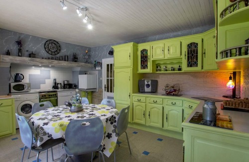 Limeuil Cottage | Stone house with large garden, pets allowed