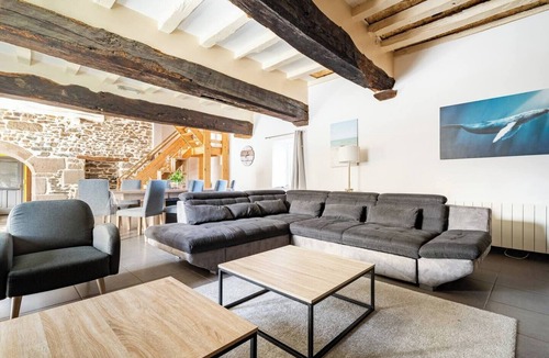 Plerguer House | Stone manor house in equestrian center near saint malo/mont saint michel