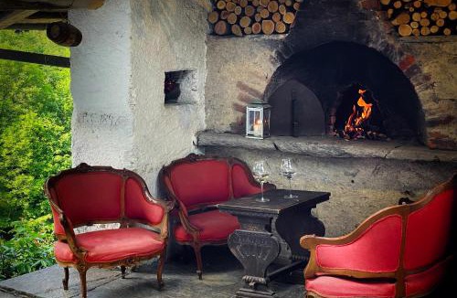 Rora House | Stone Oven House