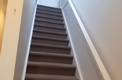 Altona Meadows House | stone throw from Laverton station unit 2.