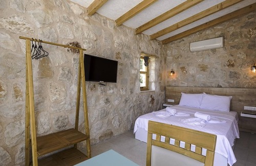 Kas House | Stone Vacation Flat w Pool in Kas