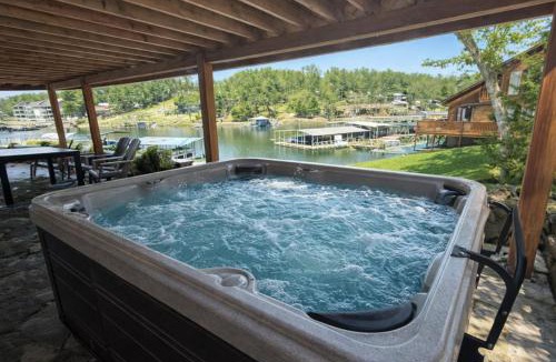 Osage Beach House | Stone Villa Lakefront 3BED 3BATH Hottub and Dock
