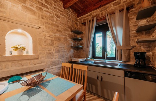 Atsipópoulon Villa | Stone villa with pool & fantastic sea views (with special autumn offers)