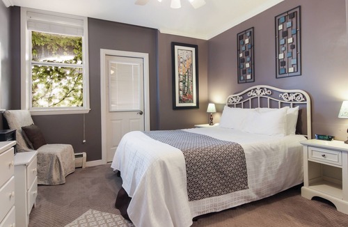Bellaire House | Stone Waters Inn