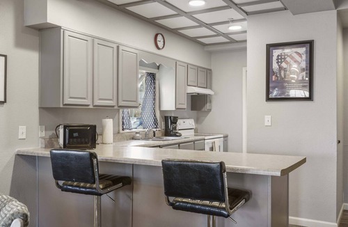 Branson West Condo | Stonebridge Condo on the Fairway